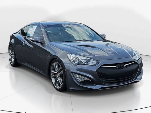 Used 2016 Hyundai Genesis Coupe 3.8 RWD image 3