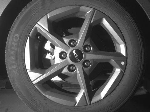 Used 2025 Kia K4 FWD image 14