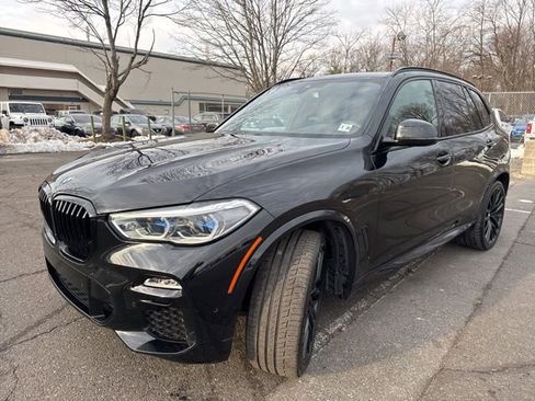 Used 2021 BMW X5 xDrive40i w/ M Sport Package image 3