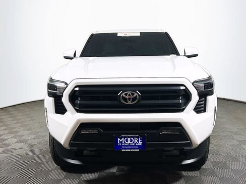 Certified 2024 Toyota Tacoma SR5 AWD/4WD image 2