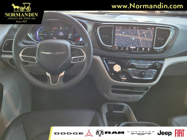 Used 2024 Chrysler Pacifica Limited FWD image 7