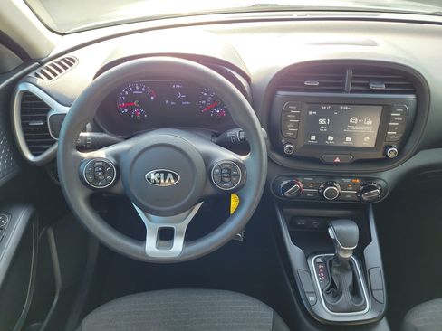 Used 2020 Kia Soul S FWD image 18