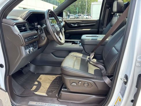 Used 2023 GMC Yukon XL Denali w/ Advanced Technology Package AWD/4WD image 5