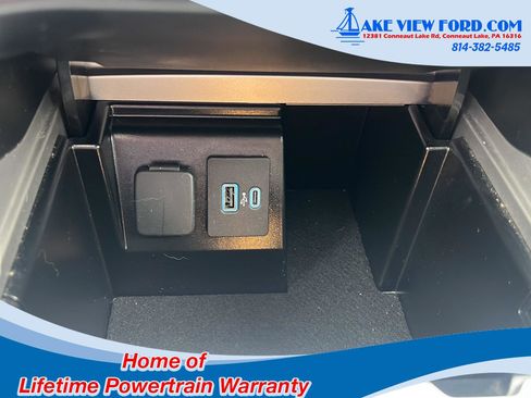Used 2024 Ford Explorer XLT w/ Equipment Group 202A AWD/4WD image 32