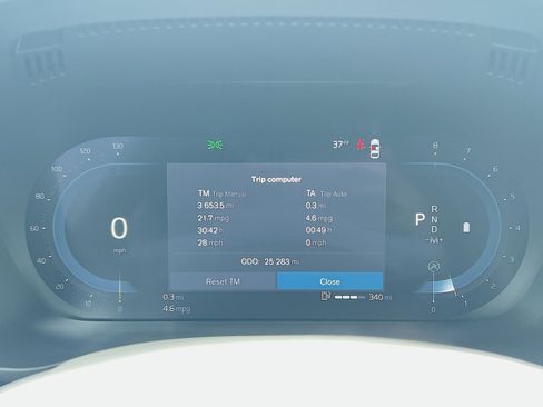 Used 2023 Volvo XC60 B5 Plus image 17