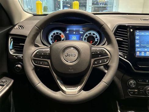 Used 2022 Jeep Cherokee Limited image 18