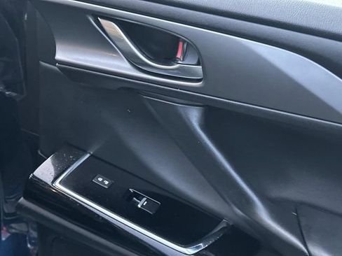 Used 2023 MAZDA CX-9 Touring image 9