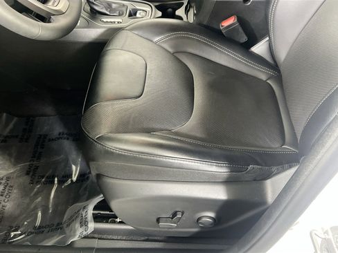 Used 2022 Jeep Cherokee Latitude Lux image 18