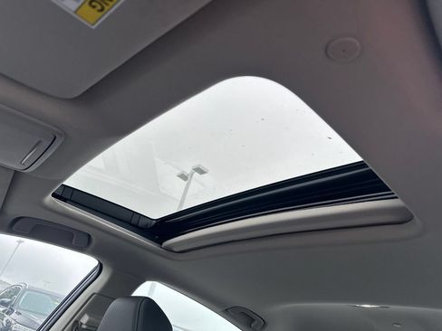 Used 2023 Honda Accord Touring image 5