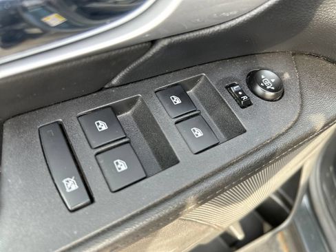 Used 2017 GMC Terrain SLE FWD image 19