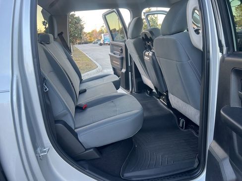 Used 2018 RAM 1500 Express w/ Express Value Package image 44