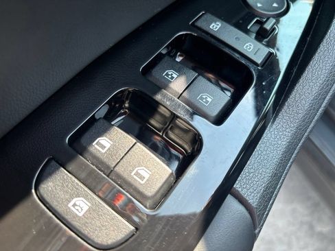 Certified 2023 Kia Sportage EX AWD/4WD image 18