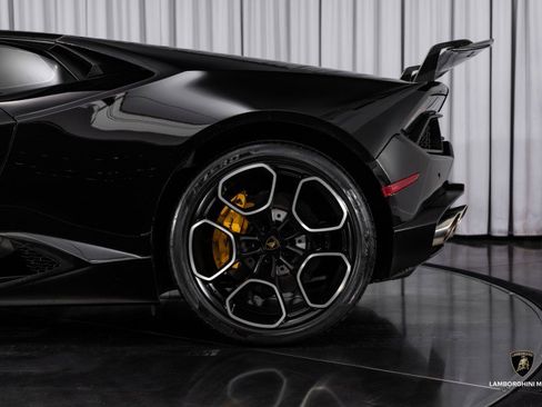 Used 2019 Lamborghini Huracan LP 580-2 image 10