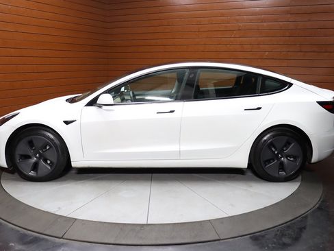 Used 2023 Tesla Model 3 Standard Range image 36
