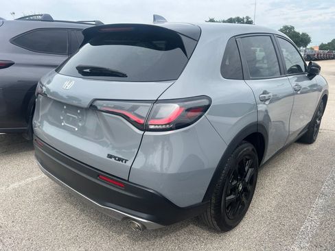 Used 2025 Honda HR-V Sport image 4