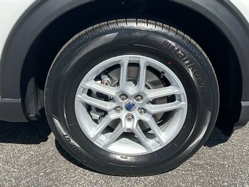 New 2026 Ford Explorer Active w/ Active Comfort Package RWD image 10