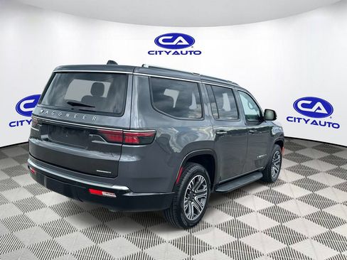 Used 2024 Jeep Wagoneer Series II w/ Flexible Seating Group RWD image 4