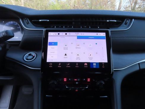 New 2025 Jeep Grand Cherokee Limited w/ Luxury Tech Group II image 5