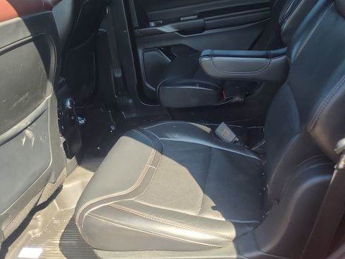 Used 2020 Ford Explorer Platinum w/ Premium Technology Package image 5