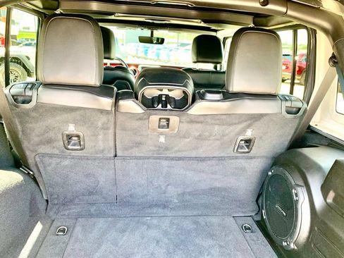 Used 2019 Jeep Wrangler Unlimited Rubicon AWD/4WD image 21