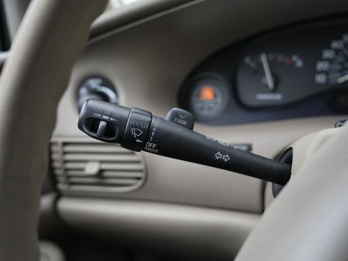 Used 1998 Buick Century Custom image 43