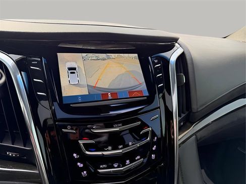 Used 2018 Cadillac Escalade Platinum image 67