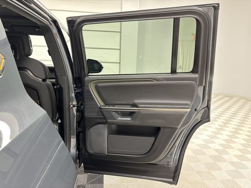 Used 2025 Rivian R1S Adventure AWD/4WD image 19