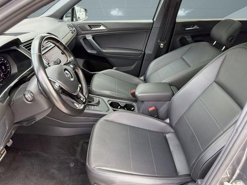 Used 2019 Volkswagen Tiguan SEL R-Line FWD image 5