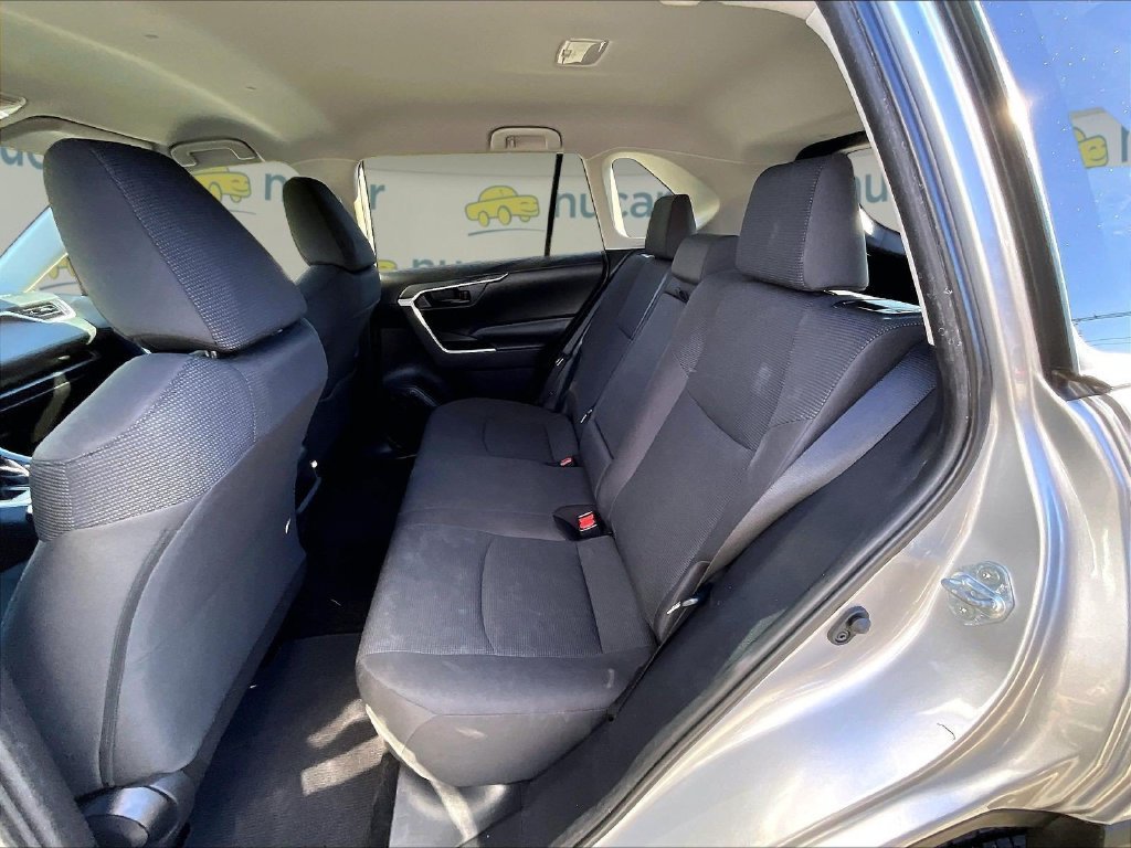Used 2019 Toyota RAV4 LE w/ Carpet Mat Package AWD/4WD image 15