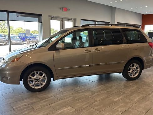 Used 2006 Toyota Sienna XLE Limited w/ XLE Limited Pkg 2 AWD/4WD image 4