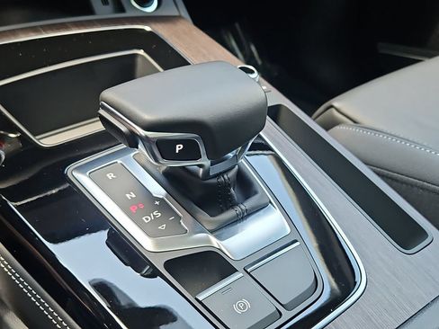 Certified 2025 Audi Q5 2.0T Premium Plus w/ Premium Plus Package AWD/4WD image 33