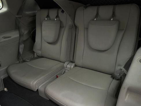 Used 2012 Toyota Highlander SE FWD image 13