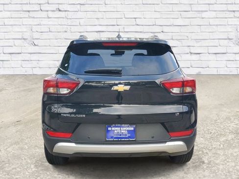 Certified 2024 Chevrolet TrailBlazer LT w/ LT Cold Weather Package FWD image 3