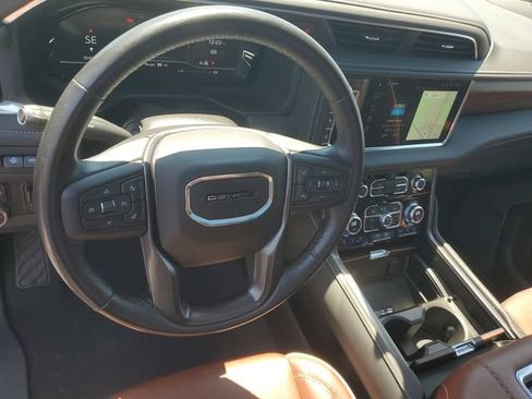 Certified 2023 GMC Yukon XL Denali Ultimate AWD/4WD image 19