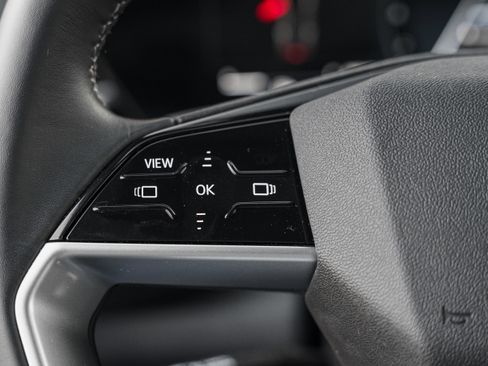 Certified 2025 Audi Q5 Premium w/ Convenience Package image 18