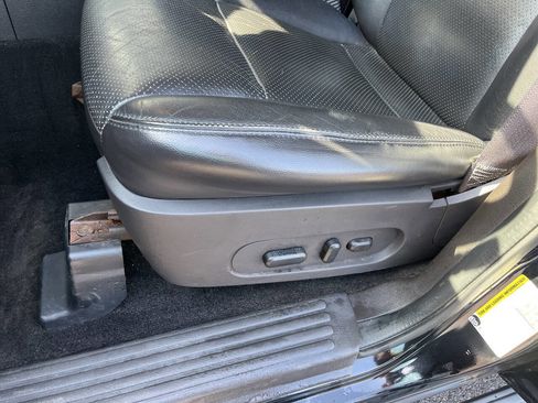 Used 2010 Ford Explorer Limited image 19