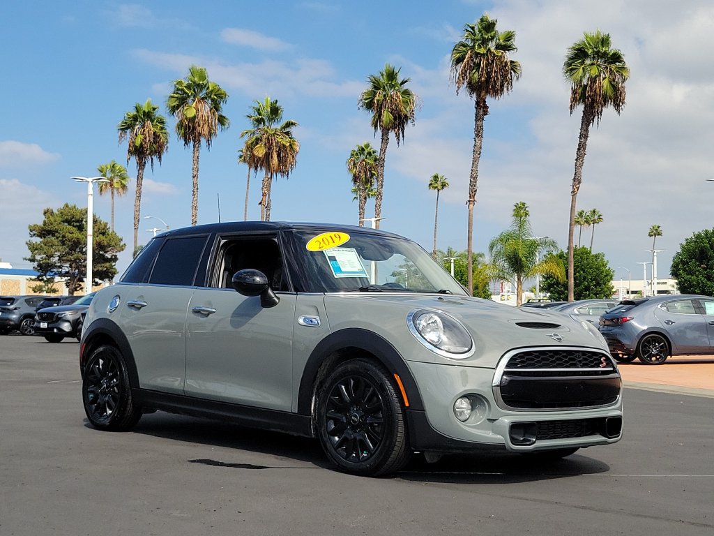 Used 2019 MINI Cooper S w/ Signature Upholstery Package FWD image 33