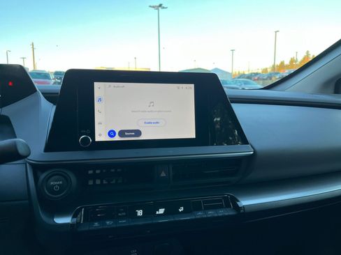 Used 2025 Toyota Prius LE image 22