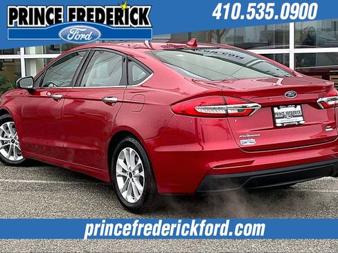 Used 2020 Ford Fusion SE image 11