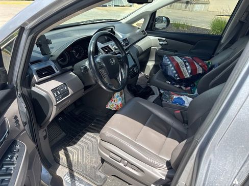Used 2016 Honda Odyssey Touring Elite image 9