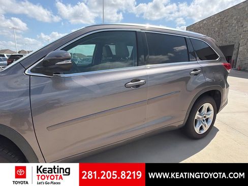 Certified 2018 Toyota Highlander Limited FWD image 7