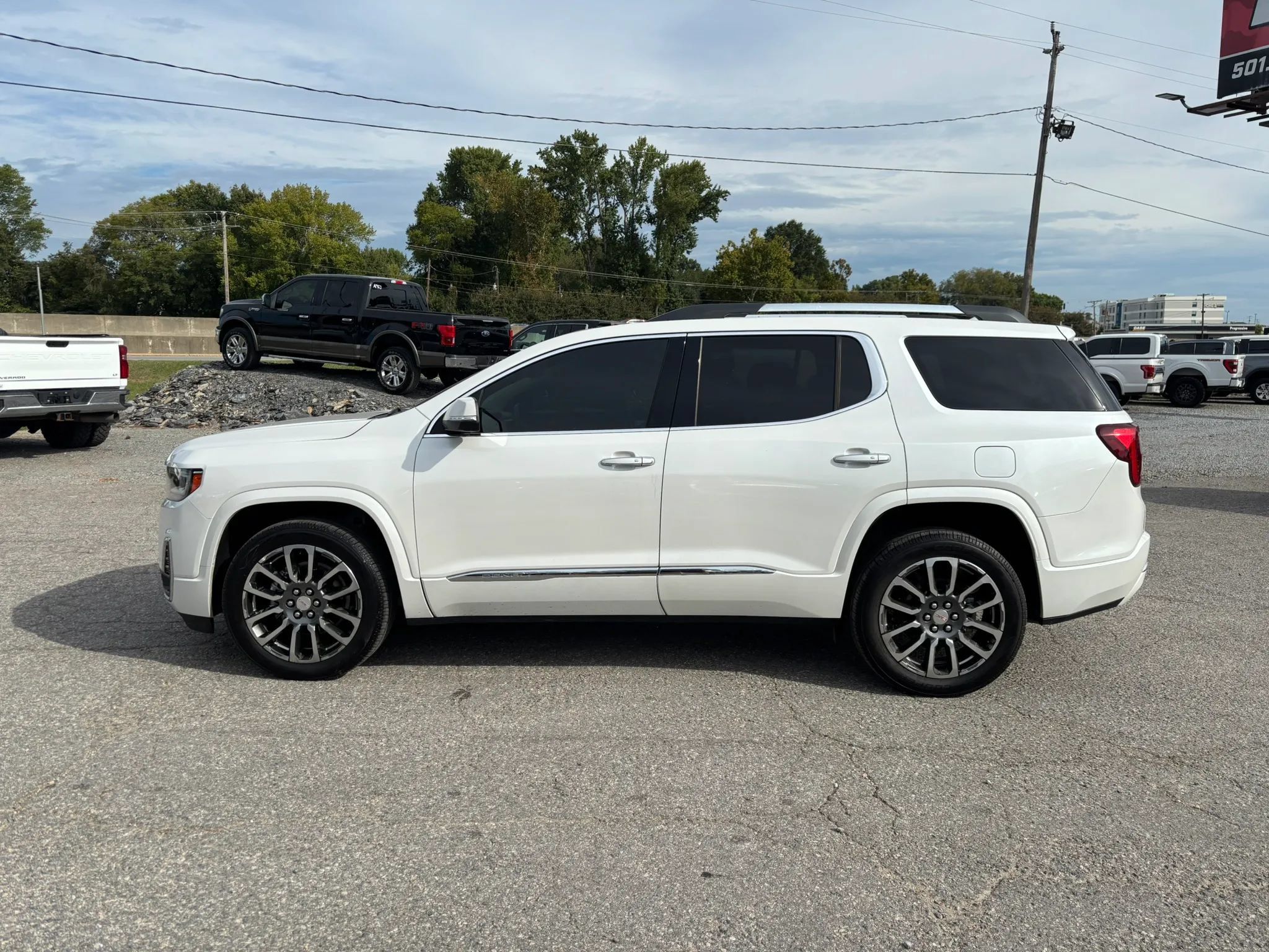 Used 2021 GMC Acadia Denali w/ Denali Technology Package AWD/4WD image 2