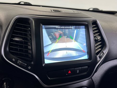 Used 2022 Jeep Cherokee Latitude w/ Sun & Sound Group image 41