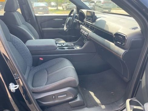 Used 2023 Honda Pilot Sport image 14
