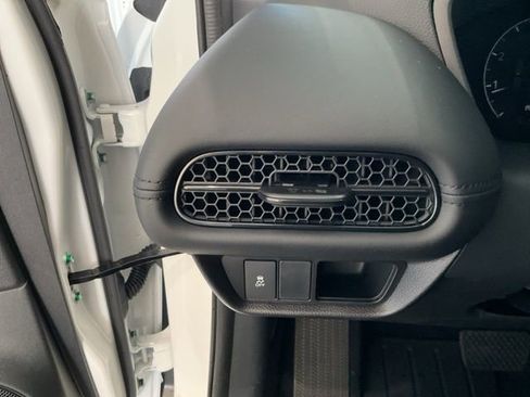 New 2026 Honda HR-V LX image 8