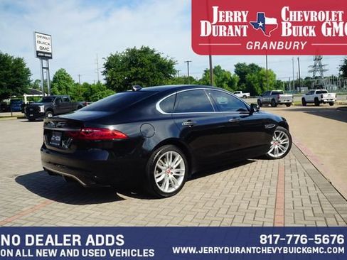 Used 2023 Jaguar XF SE RWD image 7