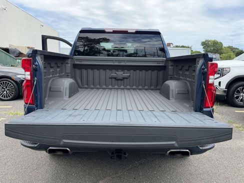 Certified 2022 Chevrolet Silverado 1500 RST w/ LPO, Blackout Package AWD/4WD image 8