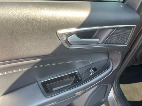 Used 2019 Ford Edge Titanium FWD image 20