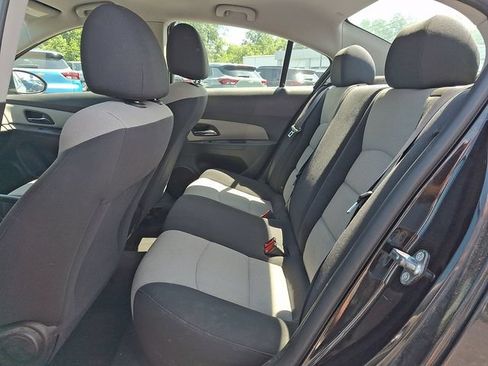Used 2016 Chevrolet Cruze LS FWD image 10