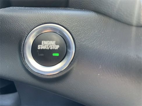 Certified 2022 GMC Terrain SLT image 17